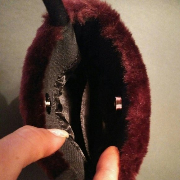 FLASH SALE! Super Cute Mini-Bag, Black, Burgundy Faux-Fur Trim, Firm Handle - Picture 5 of 7